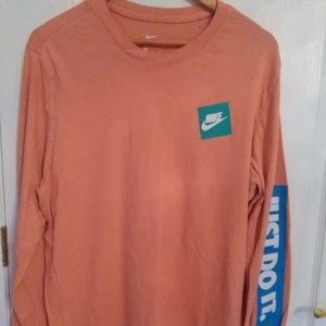 The Nike tee printed longsleeve L